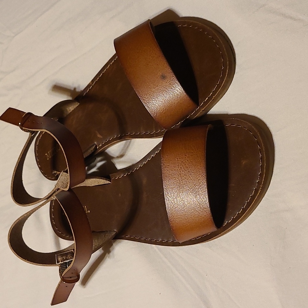 Merona leather sandals size 8.5